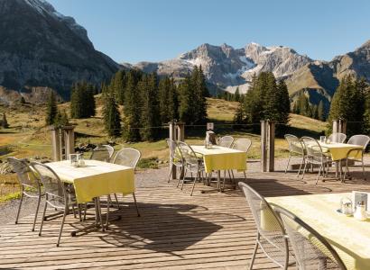 Terrasse mit Blick auf den Körbersee (c) Johannes Fink