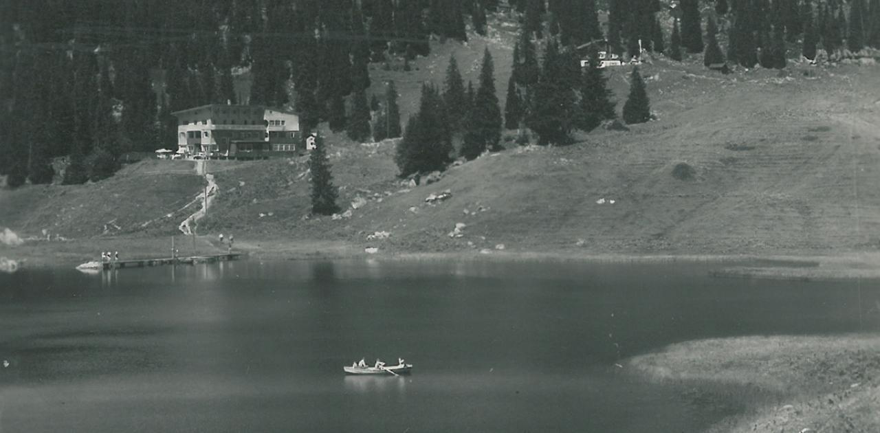 Alte Postkarte mit Berghotel Körbersee und Körbersee