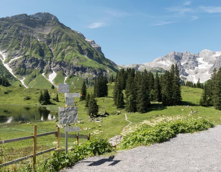 Wanderweg direkt vom Berghotel Körbersee (c) Johannes Fink