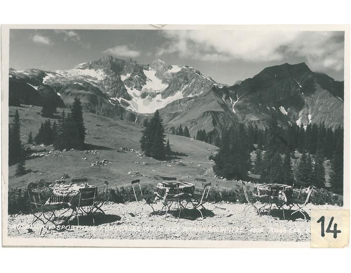 Alte Postkarte mit Terrasse vom Berghotel Körbersee